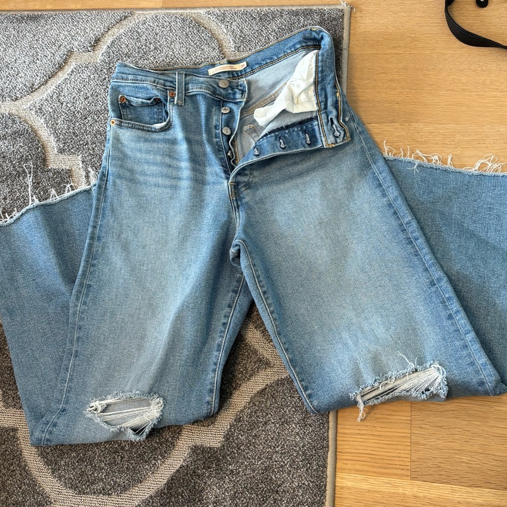 NWOT Levi’s Ribcage Jeans